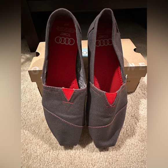 Limited Edition Audi Toms - Picture 1 of 5